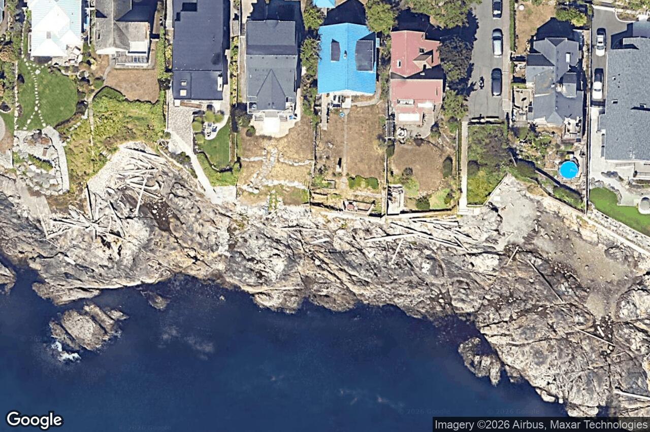 Aerial view of 1659 Hollywood Cres, Victoria