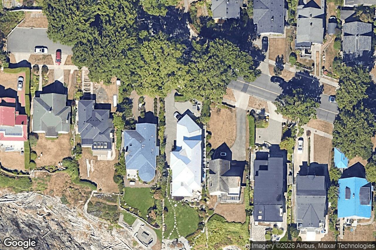 Aerial view of 1625 Hollywood Cres, Victoria