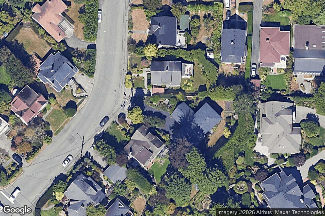 Aerial view of 449 Victoria Ave, Oak Bay