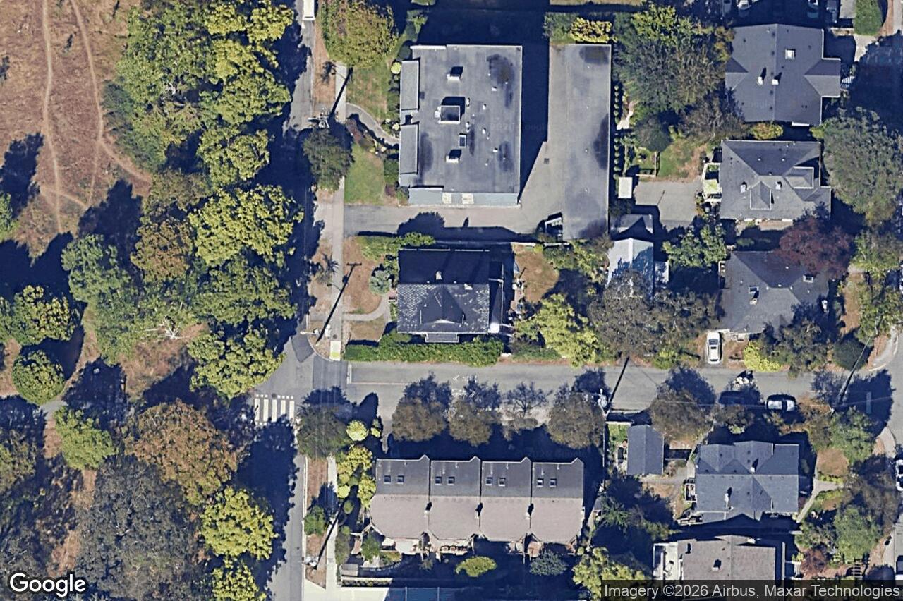 Aerial view of 980 Heywood Ave, Victoria