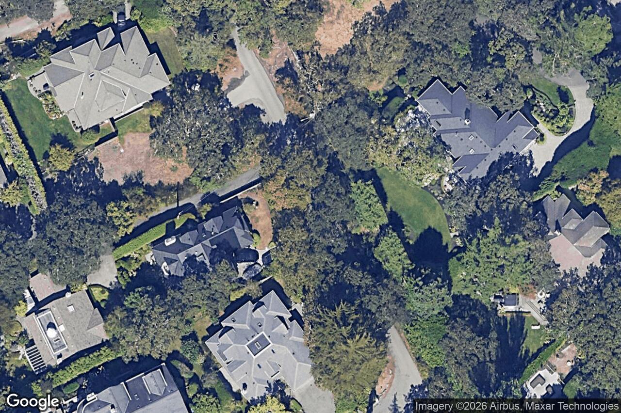 Aerial view of 586 Island Rd, Oak Bay