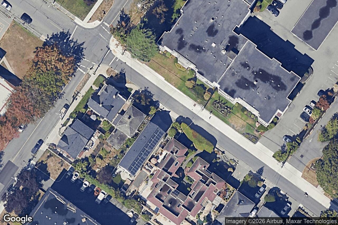 Aerial view of 311 Simcoe St, Victoria