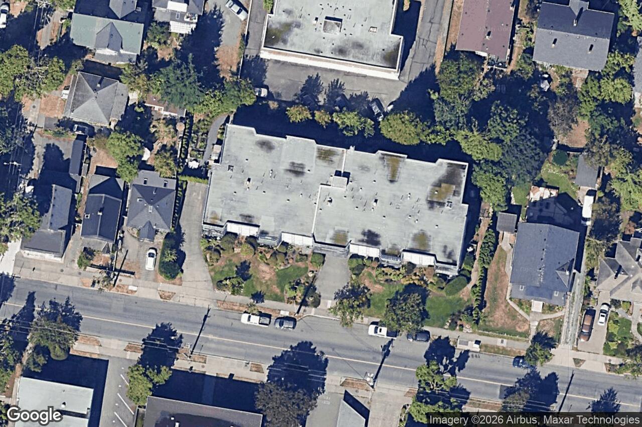 Aerial view of 301 – 1024 Fairfield Rd, Victoria