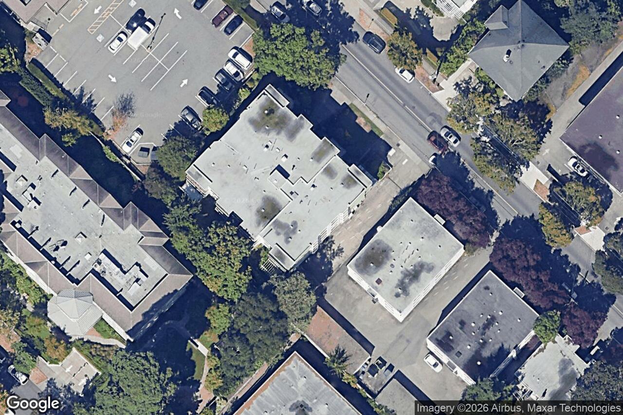 Aerial view of 102 – 935 Fairfield Rd, Victoria