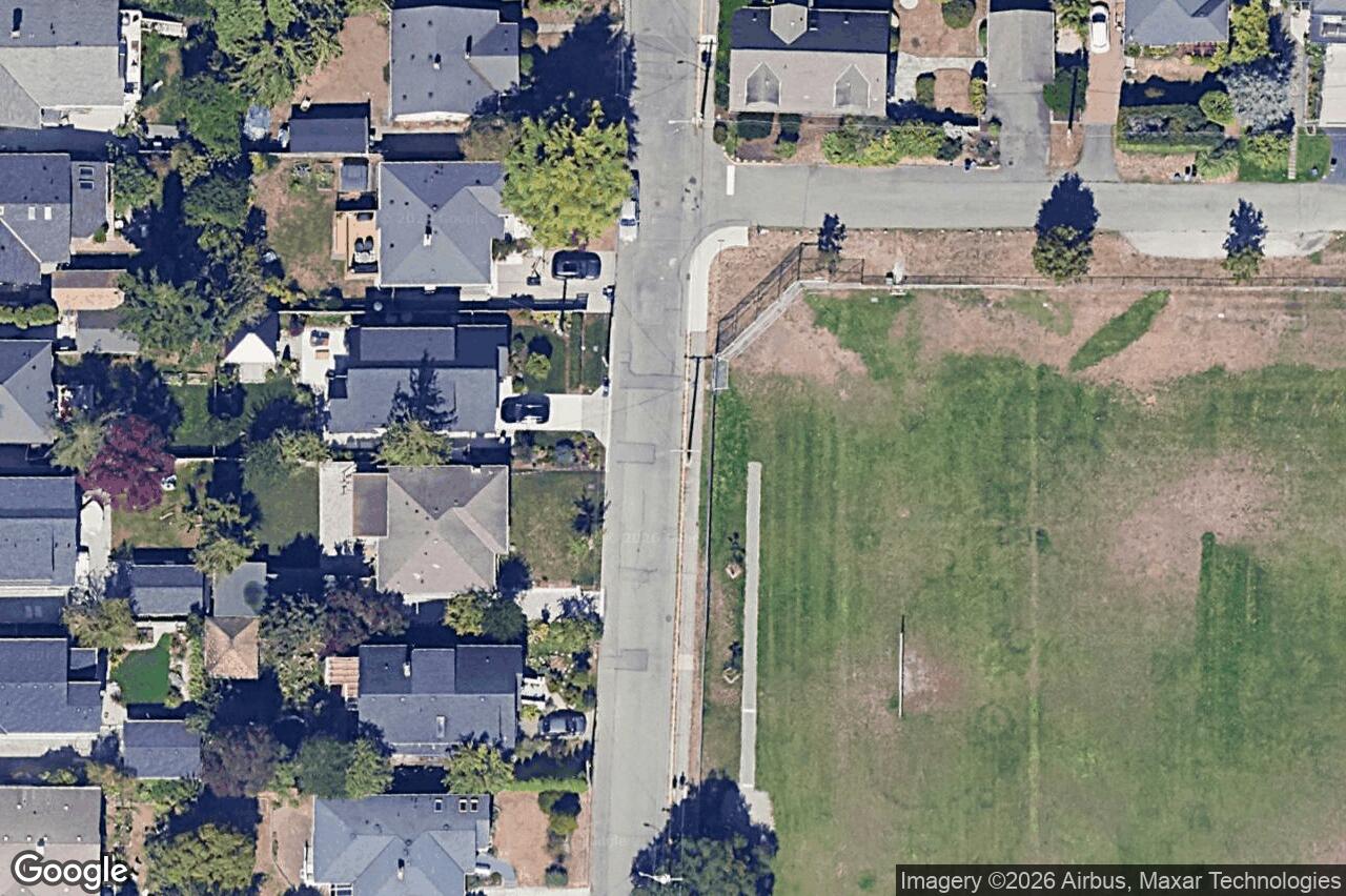 Aerial view of 916 Monterey Ave, Oak Bay
