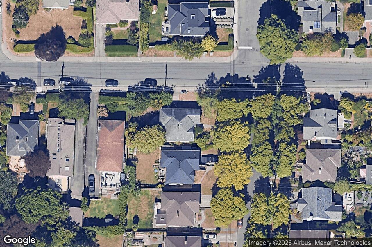 Aerial view of 990 Hampshire Rd, Oak Bay