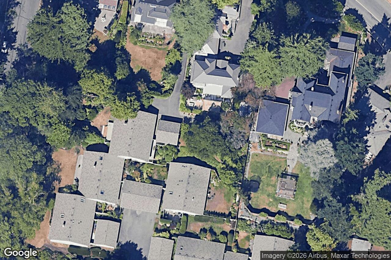 Aerial view of 6 – 735 Moss St, Victoria
