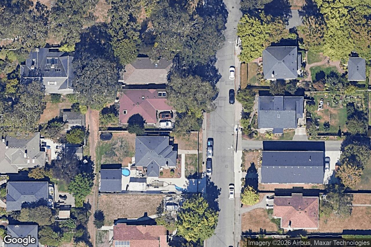 Aerial view of 1280 Hampshire Rd, Oak Bay