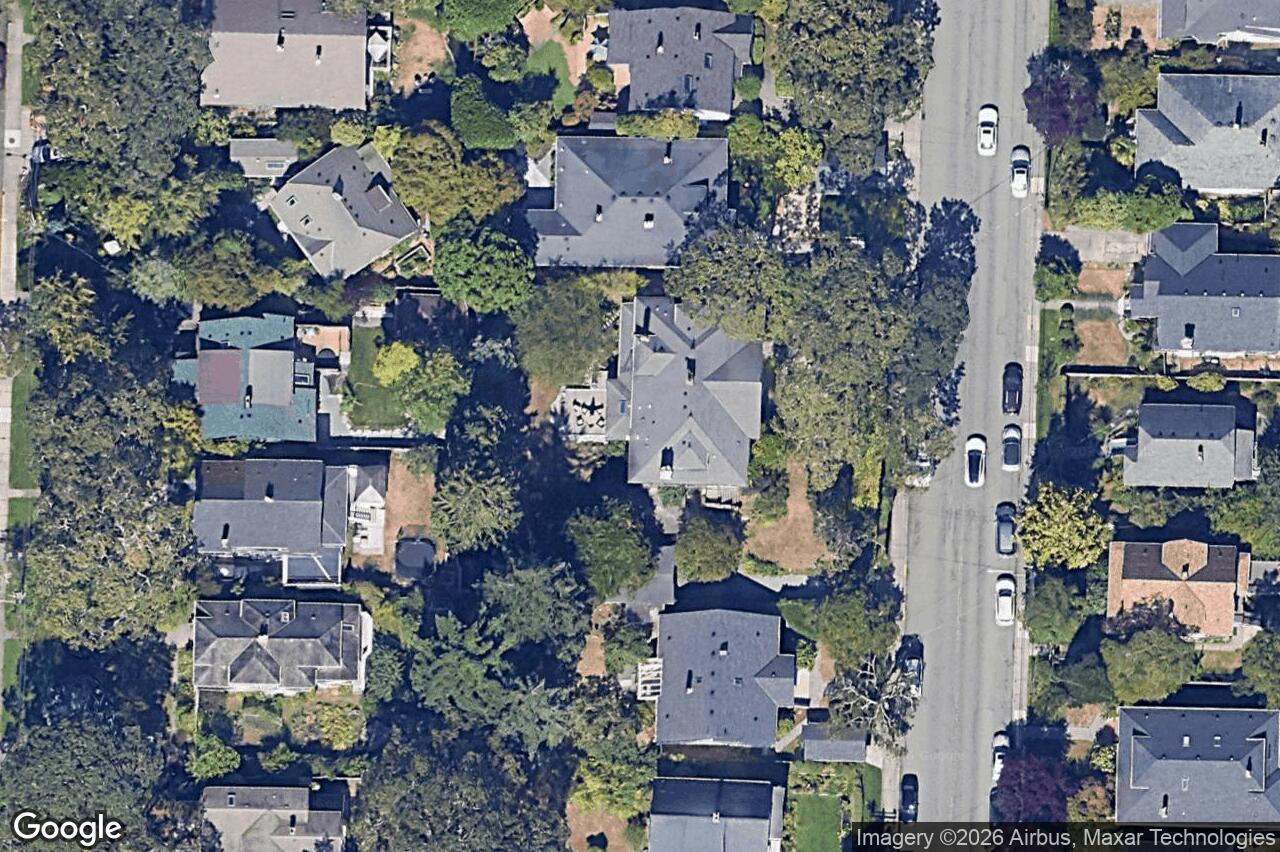 Aerial view of 1566 Hampshire Rd, Oak Bay