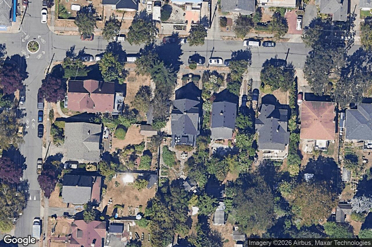 Aerial view of 1415 Gladstone Ave, Victoria