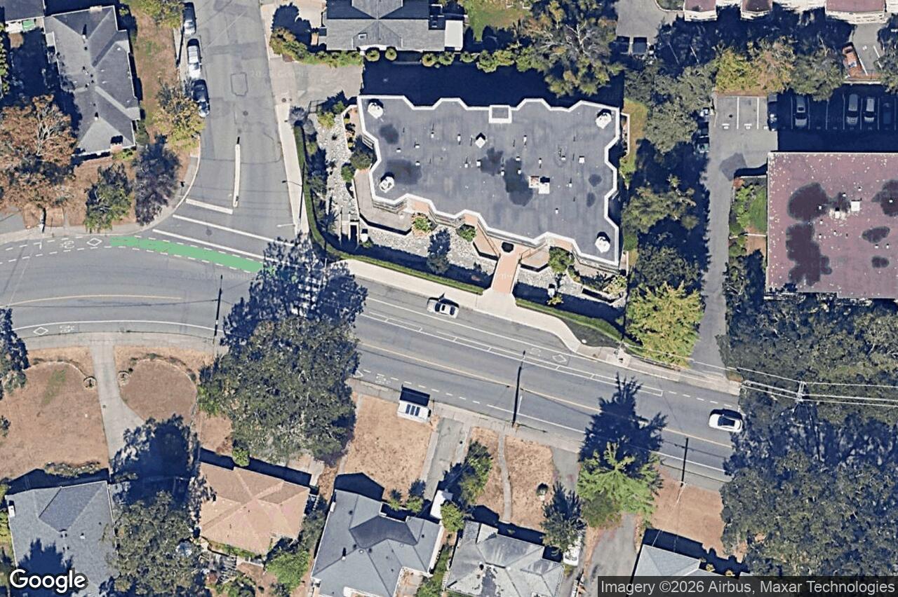 Aerial view of 401 – 2210 Cadboro Bay Rd, Oak Bay