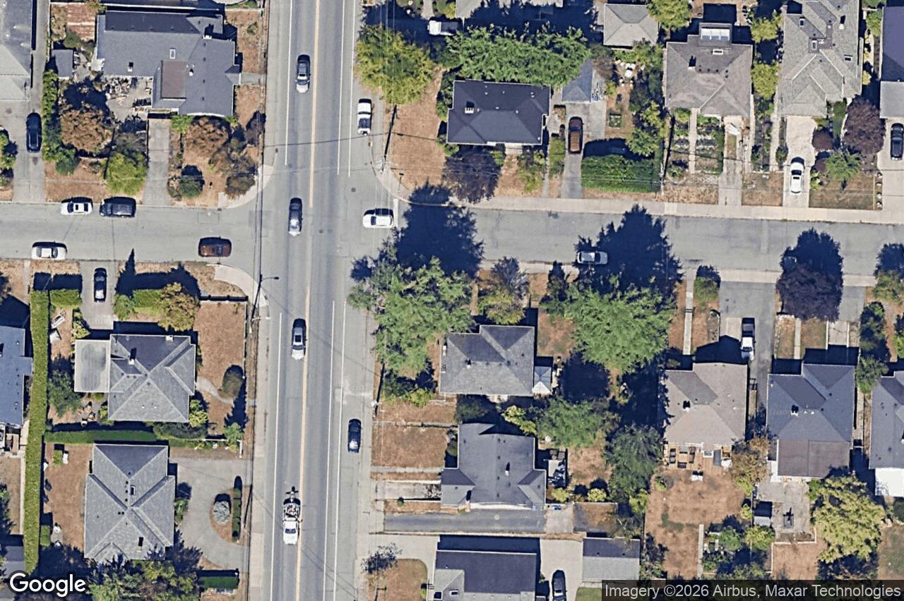 Aerial view of 2001 Carrick St, Oak Bay