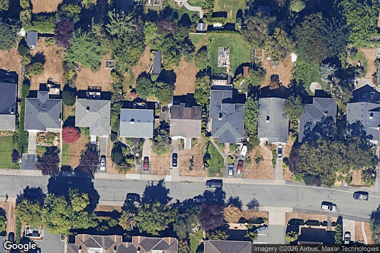 Aerial view of 2052 Carrick St, Oak Bay