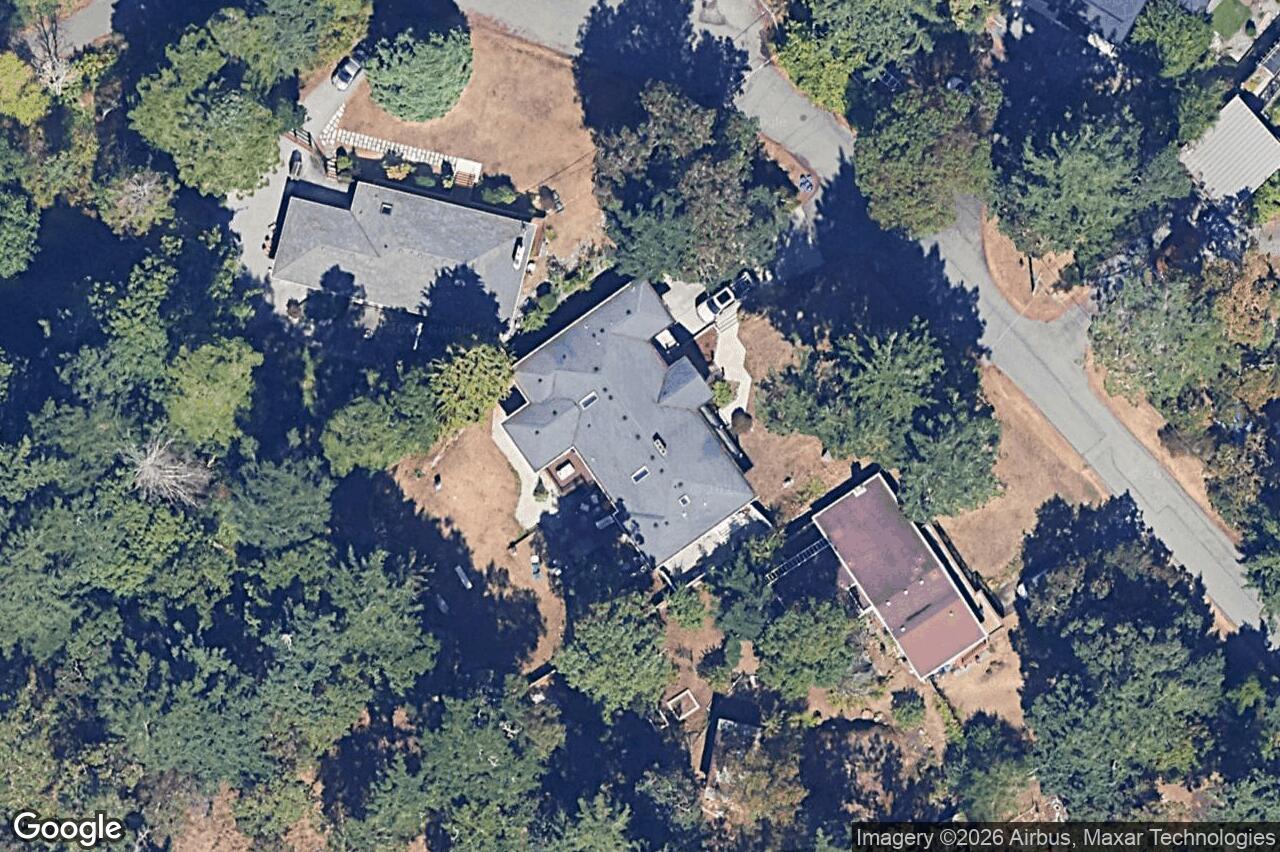 Aerial view of 2881 Phyllis St, Saanich