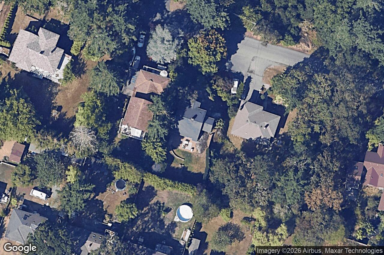 Aerial view of 981 Violet Ave, Saanich