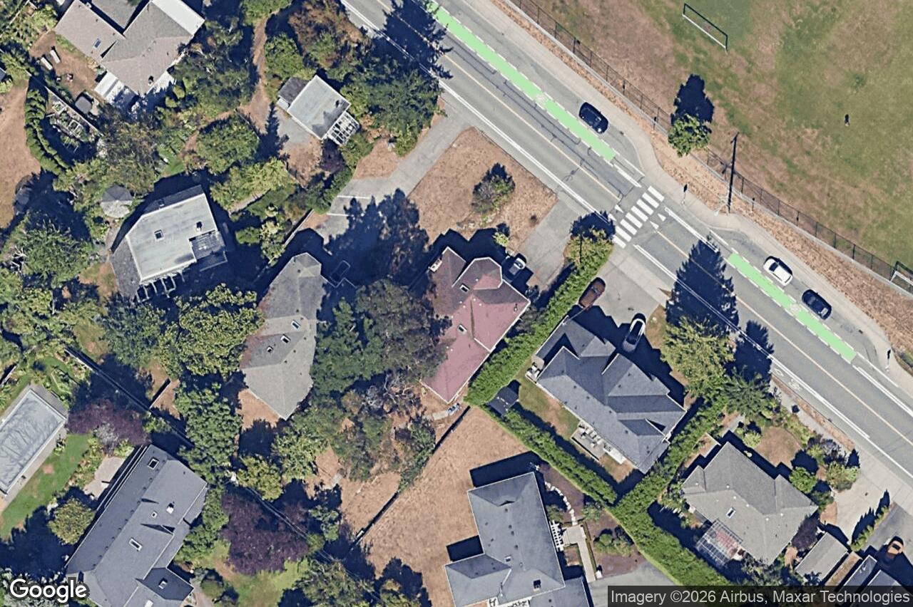 Aerial view of 2343 Edgelow St, Saanich
