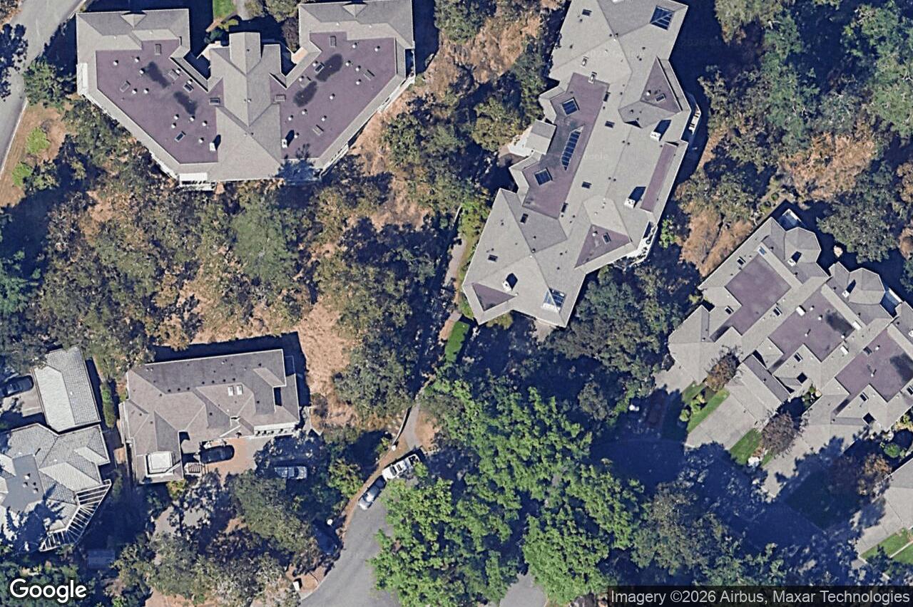 Aerial view of 4 – 910 Maltwood Terr, Saanich