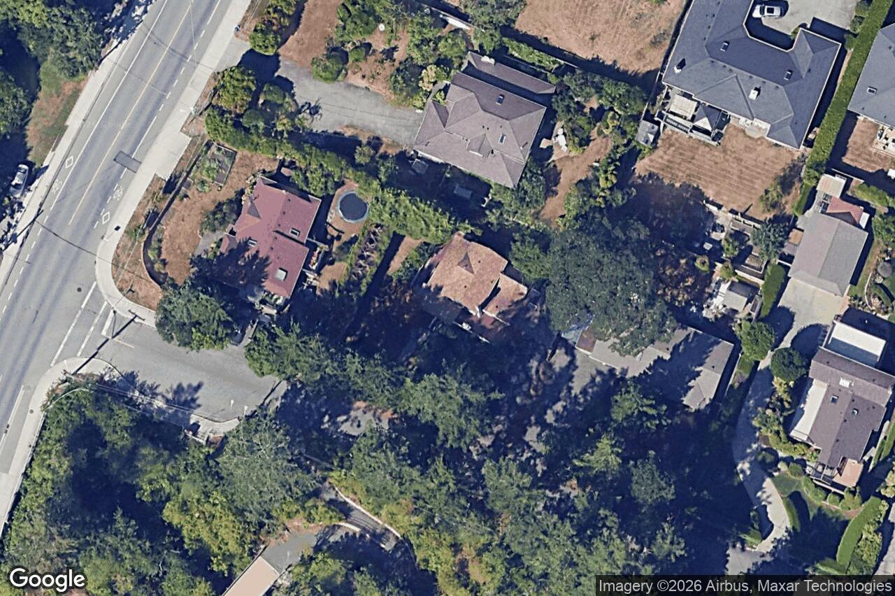 Aerial view of 706 Lindsay St, Saanich