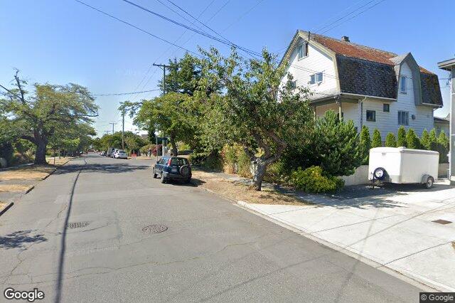 Street view of 111 Moss St, Victoria