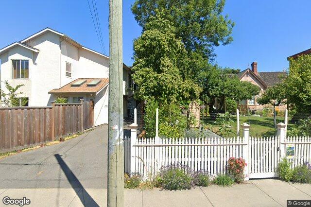 Street view of 401 – 1494 Fairfield Rd, Victoria