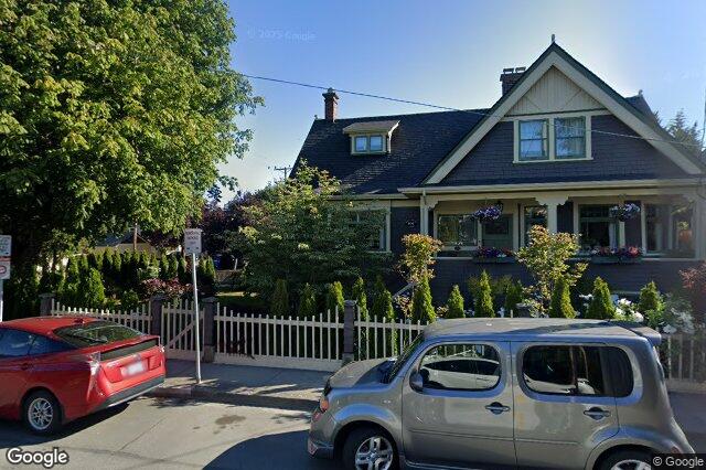 Street view of 606 Niagara St, Victoria