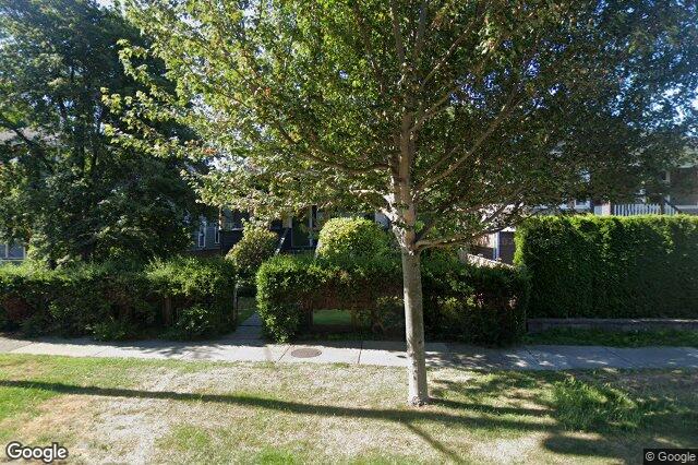 Street view of 1163 Chapman St, Victoria