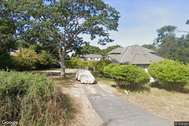 Street view of 590 Island Rd, Oak Bay