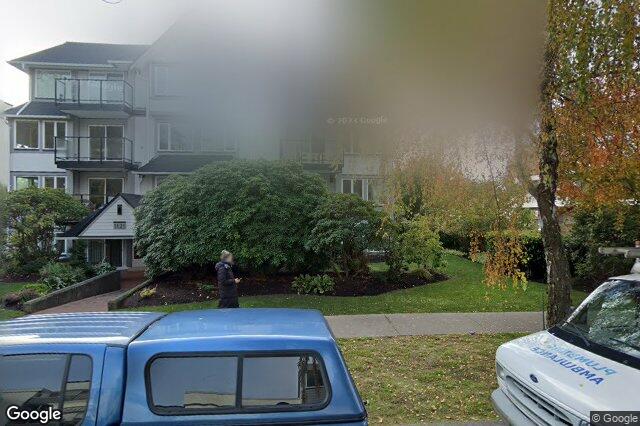 Street view of 301 – 1121 Oscar St, Victoria