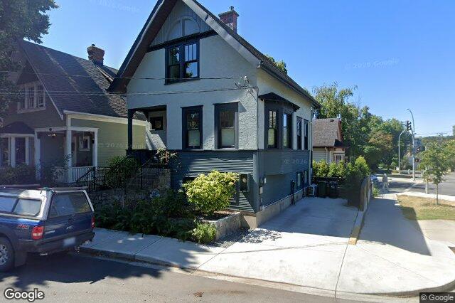 Street view of 903 Collinson St, Victoria