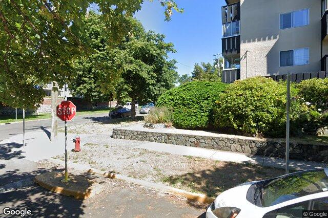 Street view of 302 – 1000 McClure St, Victoria