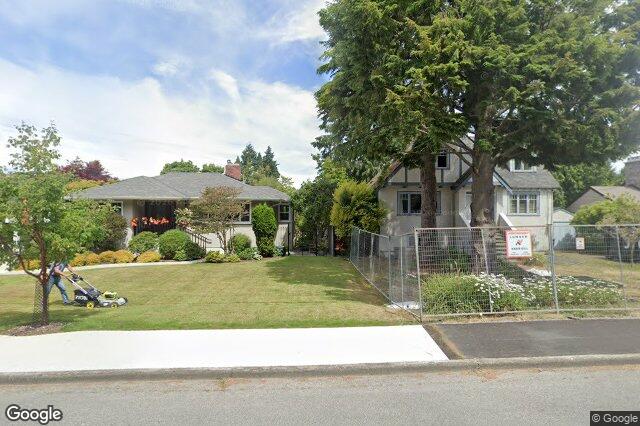 Street view of 2 – 1118 Munro St, Esquimalt