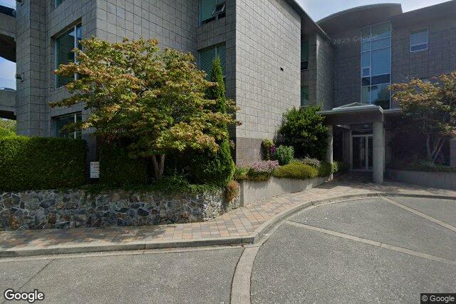 Street view of 104 – 1284 Beach Dr, Oak Bay
