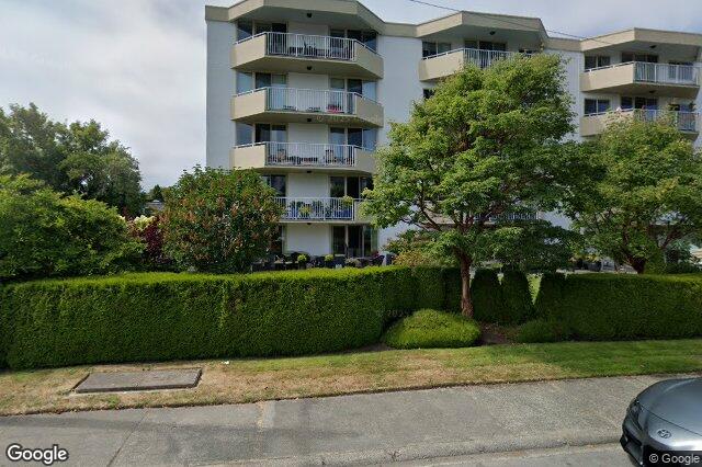 Street view of 409 – 1370 Beach Dr, Oak Bay