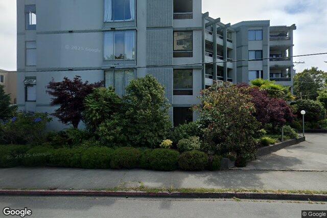 Street view of 304 – 2605 Windsor Rd, Oak Bay