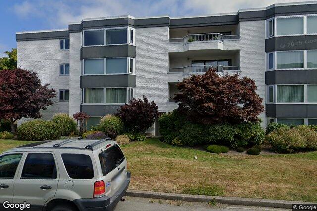 Street view of 109 – 1370 Beach Dr, Oak Bay