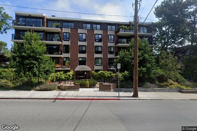 Street view of 105 – 1375 Newport Ave, Oak Bay