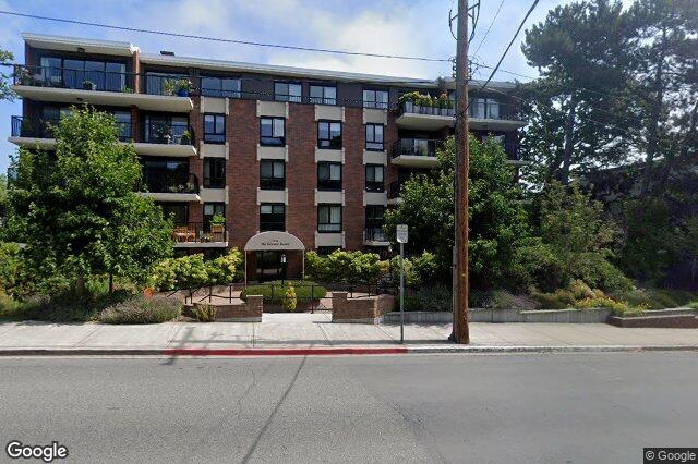 Street view of 103 – 1375 Newport Ave, Oak Bay