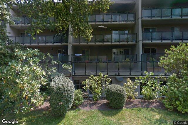 Street view of 205 – 1419 Stadacona Ave, Victoria