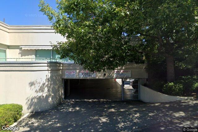 Street view of 303 & 304 – 1625 Oak Bay Ave, Victoria
