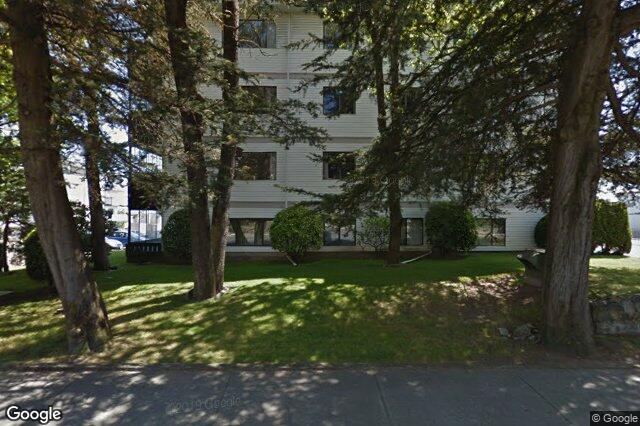 Street view of 202 – 929 Esquimalt Rd, Esquimalt