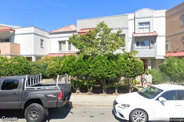 Street view of 4 – 930 North Park St, Victoria