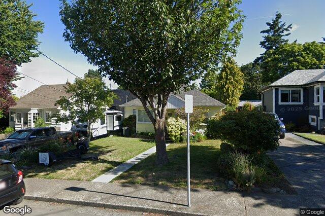 Street view of 415 Dundas St, Victoria