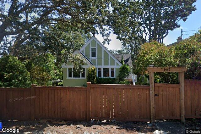 Street view of 1959 Hampshire Rd, Oak Bay