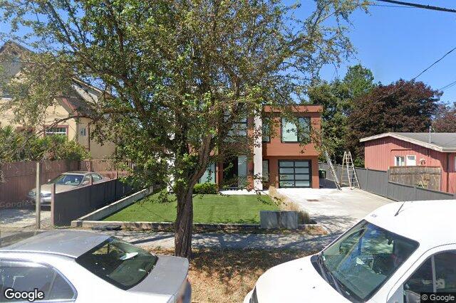 Street view of 2318 Shakespeare St, Victoria