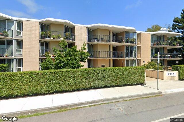 Street view of 401 – 2210 Cadboro Bay Rd, Oak Bay