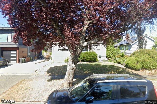 Street view of 2554 Shakespeare St, Victoria