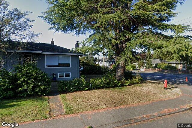 Street view of 2001 Carrick St, Oak Bay