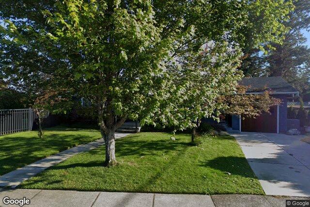 Street view of 2200 Kinross Ave, Oak Bay