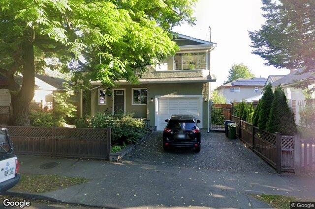 Street view of 621 Pine St, Victoria
