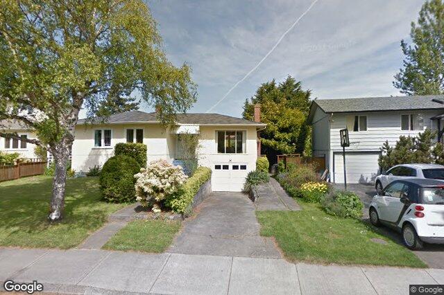 Street view of 2240 Kinross Ave, Oak Bay